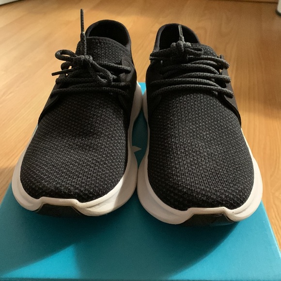 Vessi womens everyday sneaker in midnight black - Picture 8 of 8